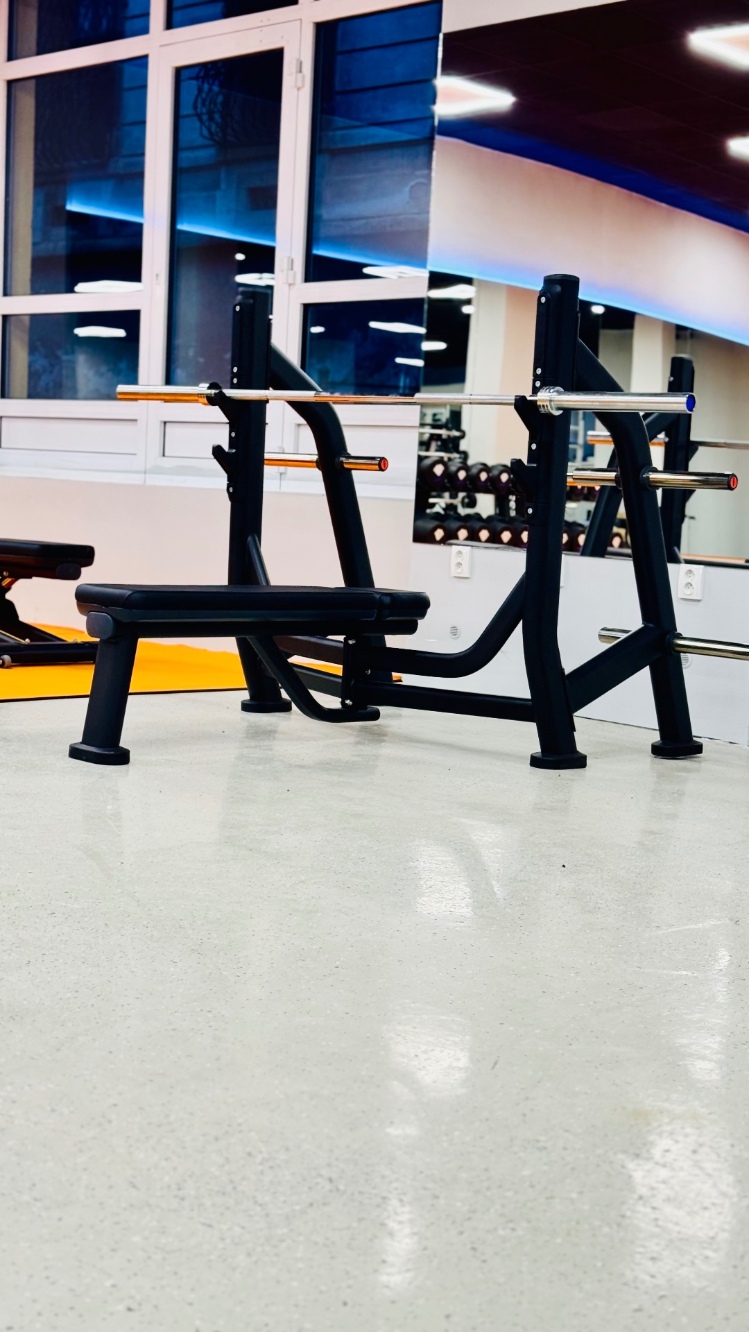 Olympijská lavice na bench press s osami v METAGYM Kutná Hora